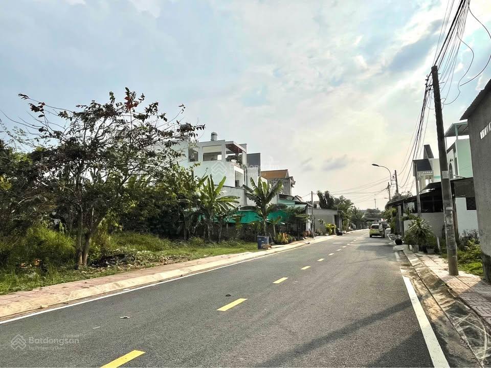 Chỉ 950 triệu có ngay 150m² thổ cư ngay trần văn chẩm, tân thông hội, mặt tiền đường nhựa.