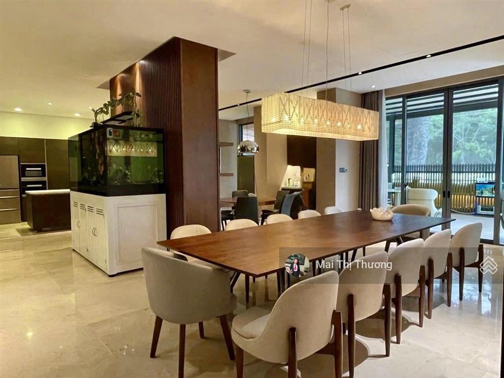 Cho thuê  biệt thự góc 3 mặt tiền phú mỹ hưng quận 7, nhà đẹp diện tích sửa dụng 600m2  4pn