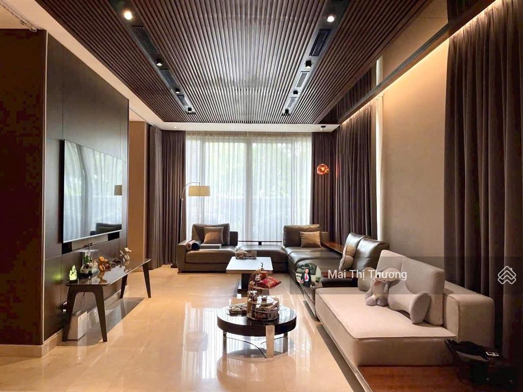 Cho thuê  biệt thự góc 3 mặt tiền phú mỹ hưng quận 7, nhà đẹp diện tích sửa dụng 600m2  4pn