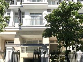 Cho thuê biệt thự quận 7 5pn, full nội thất có hầm, có thang máy giá thuê 52tr/th  0909 462 ***