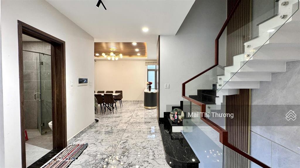 Cho thuê biệt thự quận 7 5pn, full nội thất có hầm, có thang máy giá thuê 52tr/th  0909 462 ***