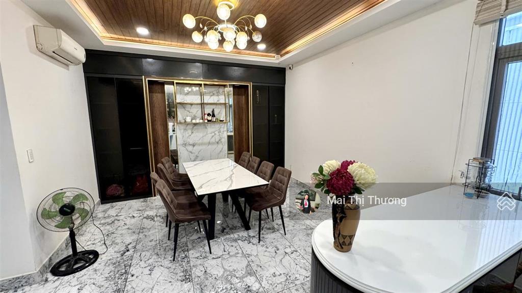 Cho thuê biệt thự quận 7 5pn, full nội thất có hầm, có thang máy giá thuê 52tr/th  0909 462 ***