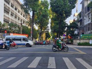 Bán nhà trần quang diệu quận 3, căn góc 4 tầng, hẻm xe hơi, ở ngay không cần sửa, sổ riêng.