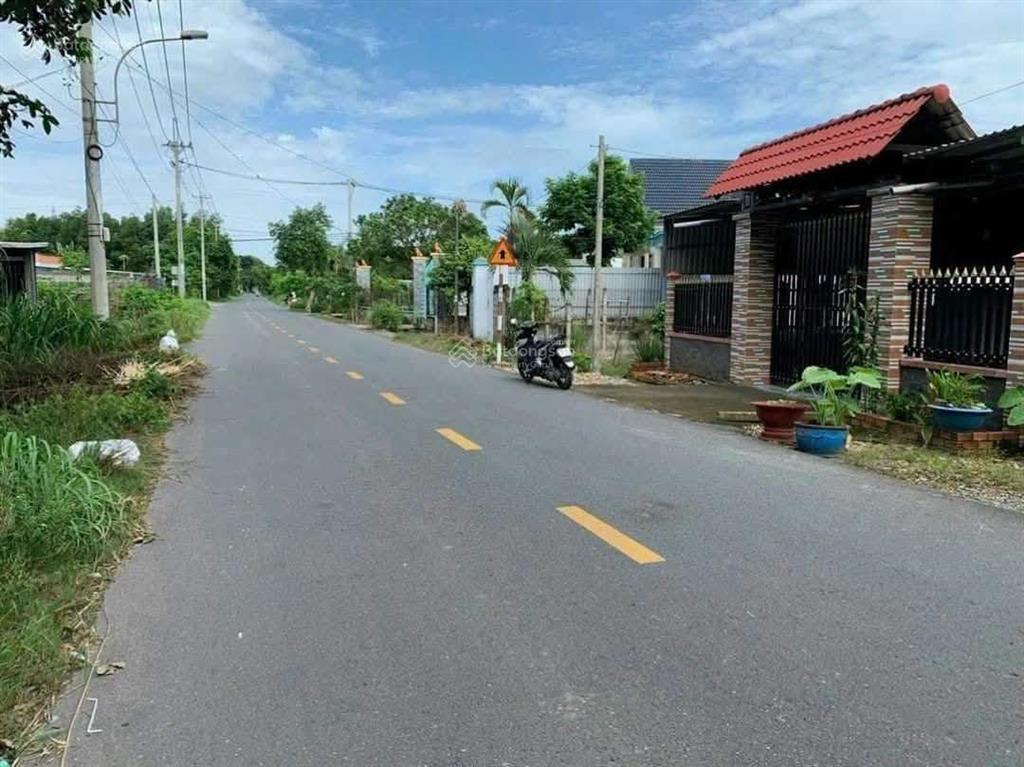 Bán nhà vườn chơn thành diện tích 1385,4m2, chỉ 600tr để đi nước ngoài