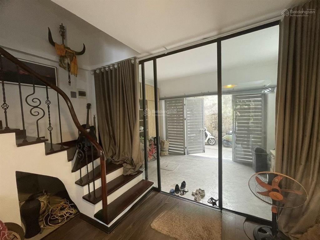 Cho thuê nhà riêng 5pn, 4wc, 14 triệu, 100m2 tại số 2a ngõ 266 bắc cầu, hà nội