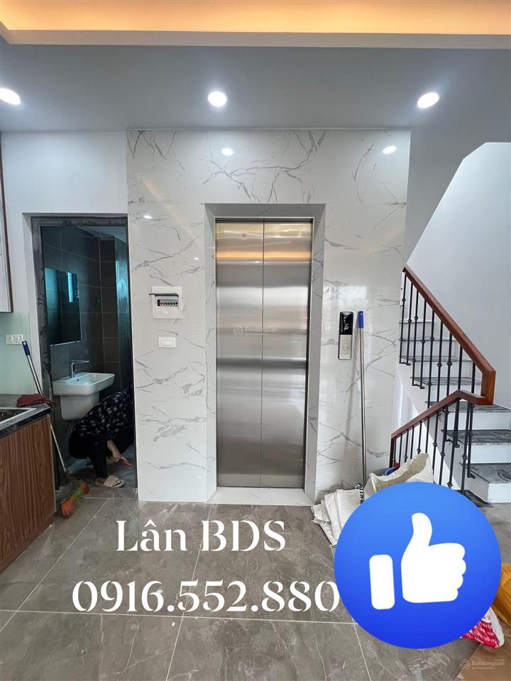Bán nhà 7 tầng thang máy, ngã tư cầu giấy, gần phố, giá 12 tỷ , ngõ ô tô, ba gác