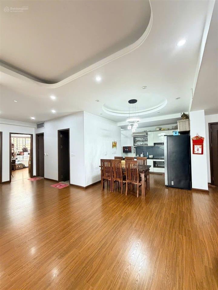 Căn hộ resco oct3b giá đầu tư  dt 118m²  62 tr/m2