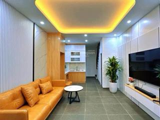 6tthang máy phạm văn đồng10 tỷxây mới 40m ra phố