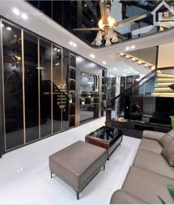 Hoàng quốc việt  cầu giấy 6 tầng  thang máy  gần phố  thông thoáng rộng