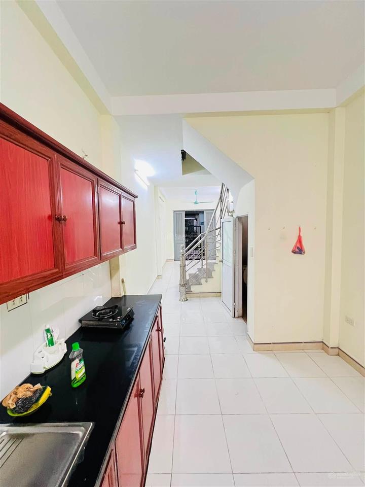 Bán nhà cầu giấy, gần xuân thủy, khoảng 7 tỷ, 40m2, cực gần phố
