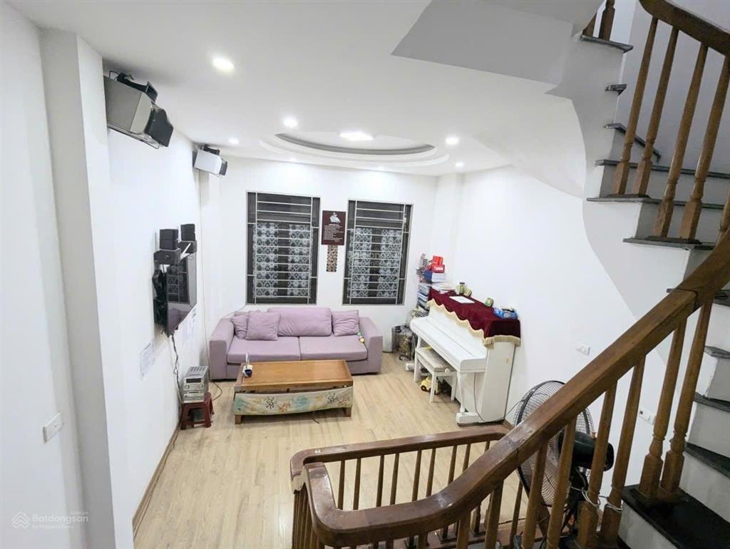 Mới 8.2026  bán nhà mỹ đình, cầu giấy, hơn 8 tỷ, ô tô đỗ gần cổng