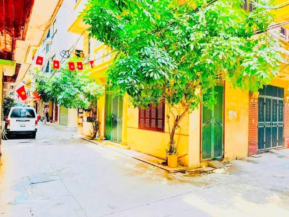 Cần tiền bán gấp nhà phan văn trường, cầu giấy, ô tô tránh, kinh doanh, lô góc
