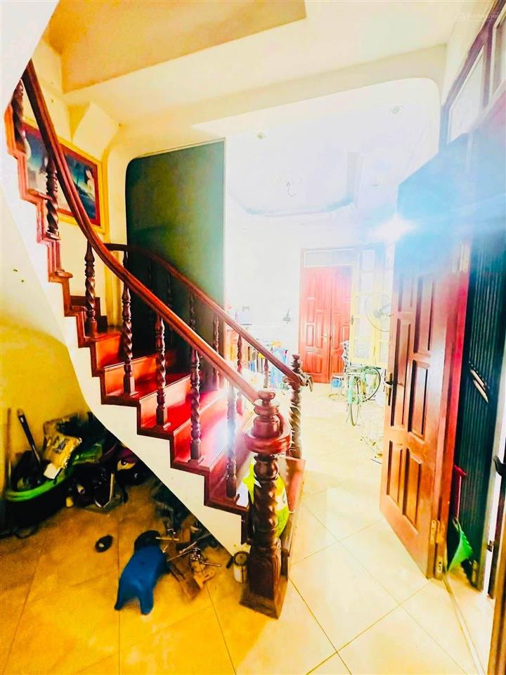 Bán gấp nhà trần quốc hoàn, cầu giấy, ô tô tránh, hơn 11 tỷ. lô góc, xoay việc gấp