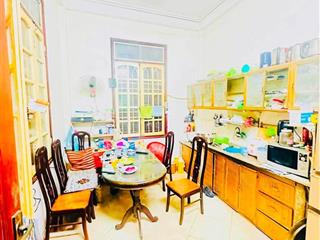 Bán gấp nhà trần quốc hoàn, cầu giấy, ô tô tránh, hơn 11 tỷ. lô góc, xoay việc gấp