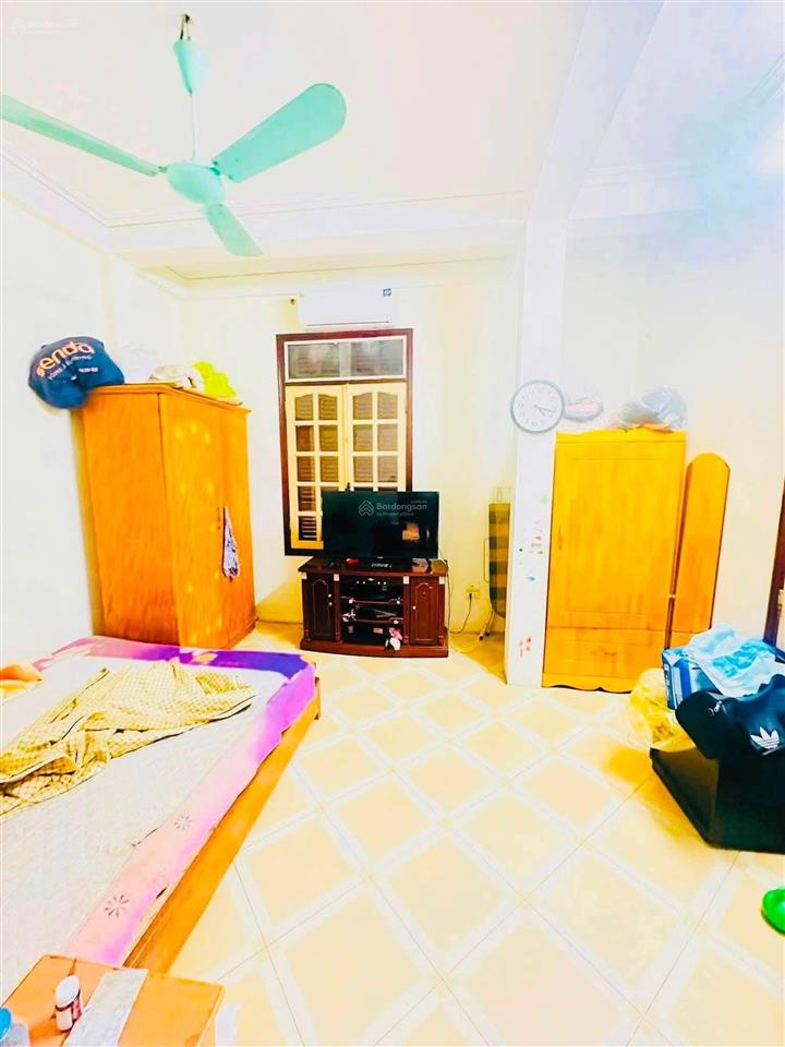 Bán nhà xuân thủy, cầu giấy  ôtô ra vào tránh nhau, bán gấp giá rẻ