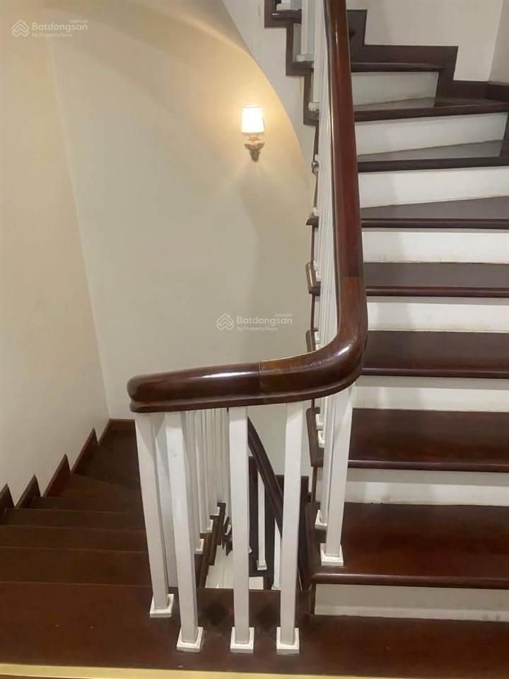 Mới nhất. bán nhà mặt phố cầu giấy, 48m2, mặt tiền rộng, sổ vuông a4