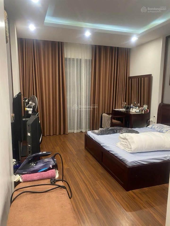 Mới nhất. bán nhà mặt phố cầu giấy, 48m2, mặt tiền rộng, sổ vuông a4