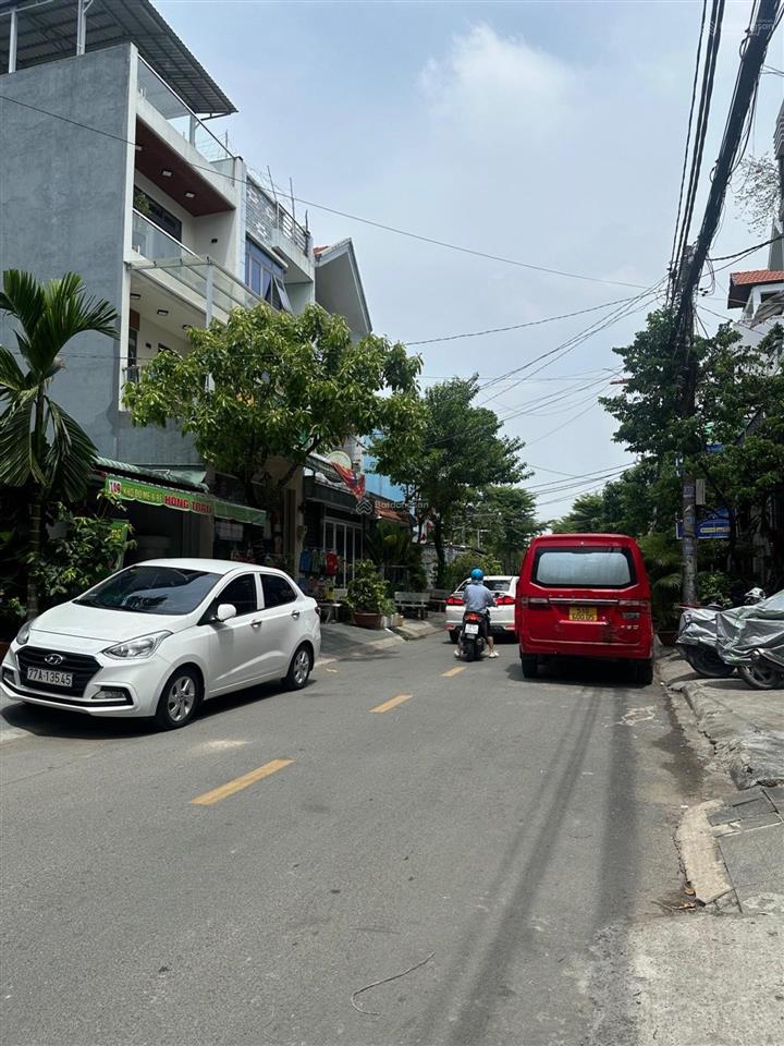 Nhỉnh 8 tỷ, sở hửu nhà 3 tầng, thang máy 4.5 x 20, mặt tiền đường nhựa ô tô  lê văn khương