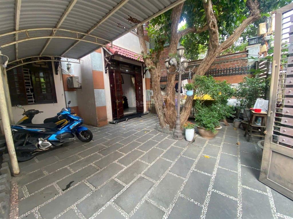 Bán nhà mặt tiền ngang 8.3 nhà 2 tần