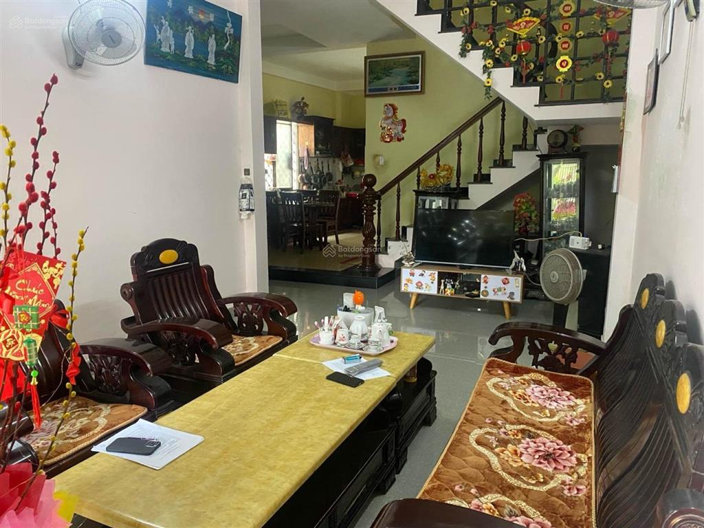 Bán nhà mặt tiền ngang 8.3 nhà 2 tần