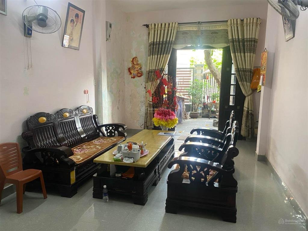 Bán nhà mặt tiền ngang 8.3 nhà 2 tần