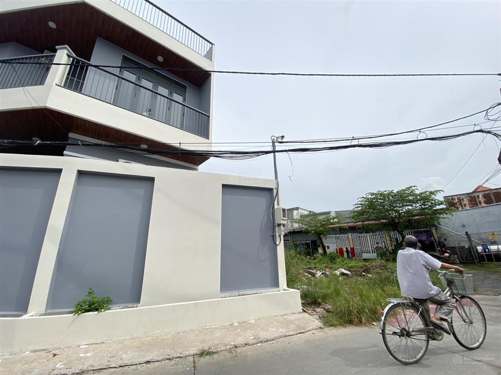 Bán rẻ lô góc 2mt 113.3m2 xã bình chánh qh dân cư đông đúc