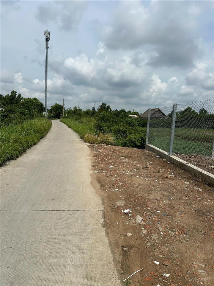 Bán đất xã tân nhựt 955m2 đã san lấp hàng dào giá rẻ 2.4ti