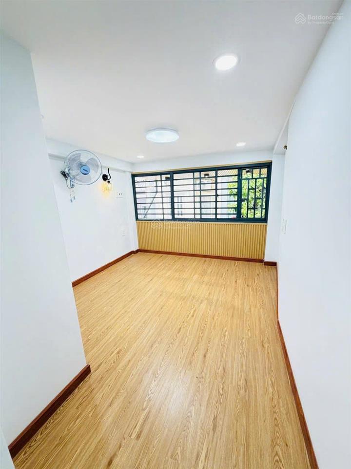 Bán căn nhà xây mới 100% trung tâm quận 10 3.1m x 4.2m  1 trệt 2 lầu  giá tốt chỉ 2,88 tỷ tl
