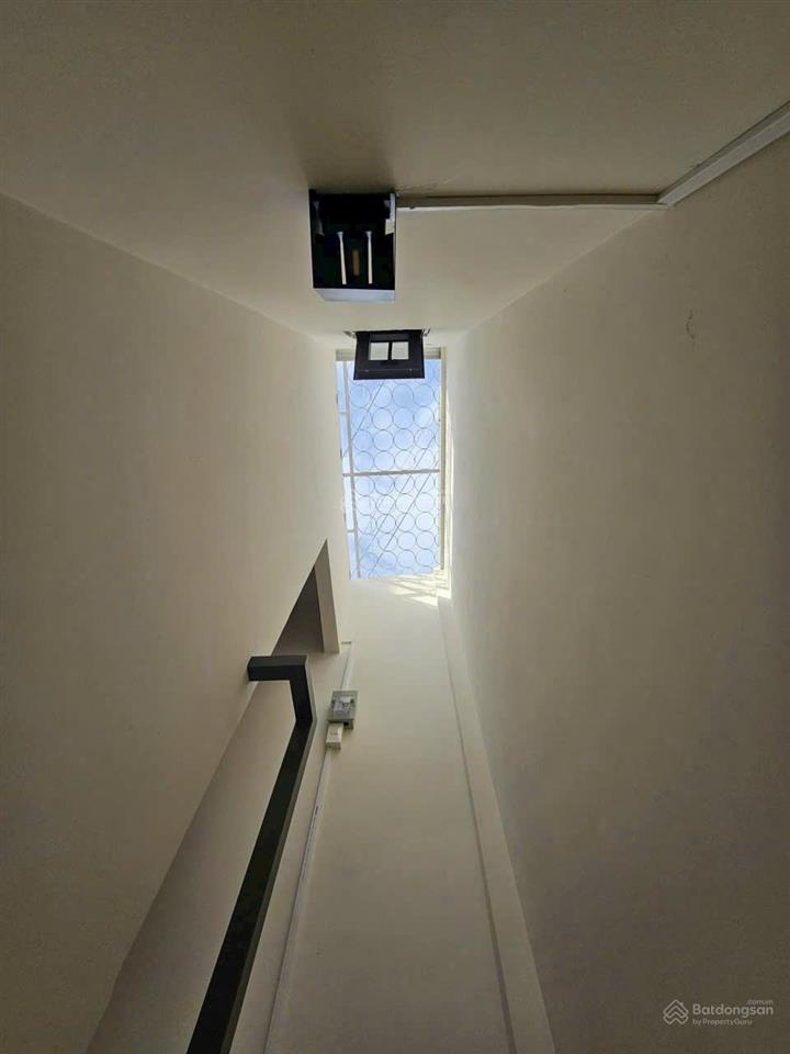 Cần bán nhà "mini" tân phú15 m² (4x4m) 2 lầu 2 tỷ 2  ngay trung tâm gần chợ gần trường học