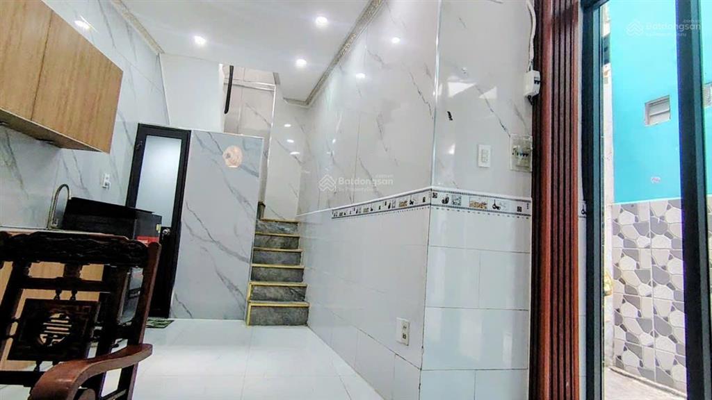 Gấp bán giảm thêm 350tr giá mới chỉ 2.79 tỷ  2 tầng  2 pn 20m2  phú nhuận  sổ hồng chuẩn chỉnh