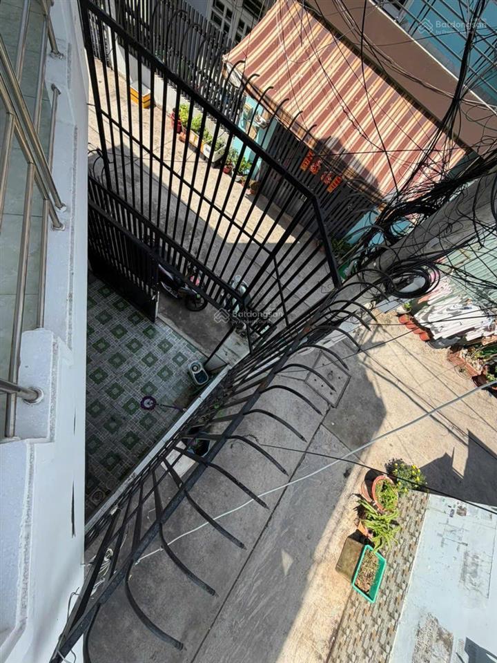 Bán nhà đất  5,1 tỷ  bình tân  lô góc  ô tô đậu  48m²  4pn, 3wc  cách chợ và trường ~50m