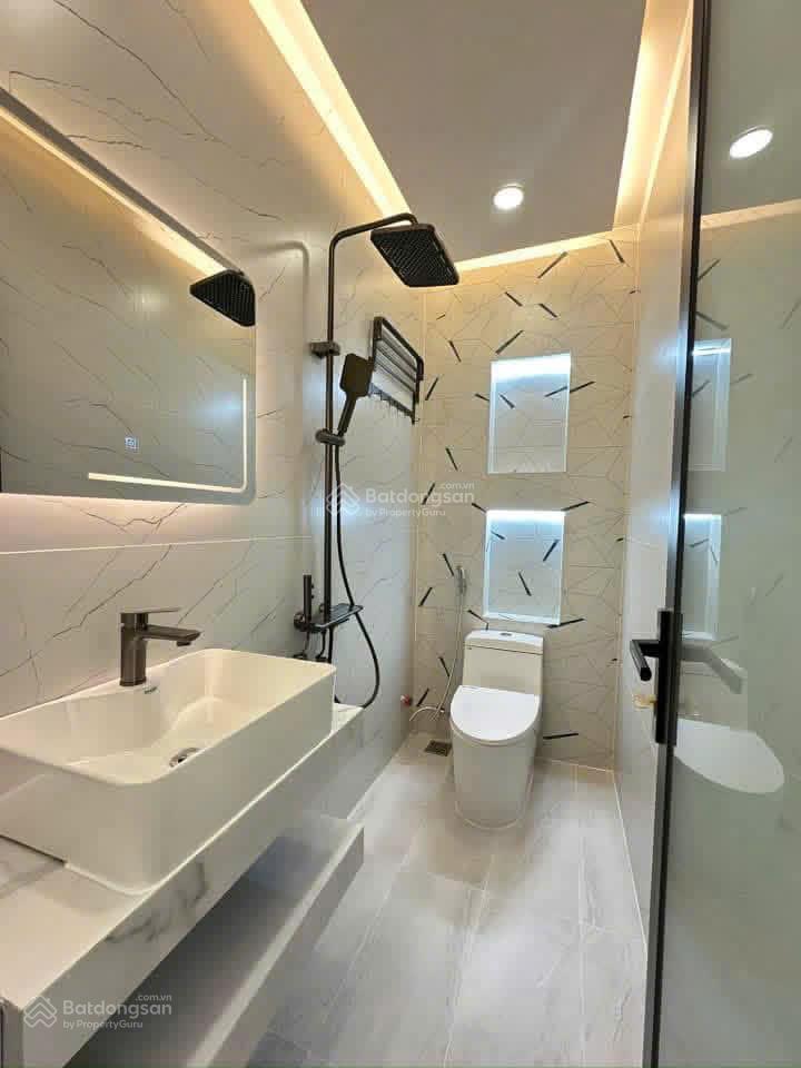 Nhà mới 5 tầng  52m2 ( 3.9 x 13.5)  4pn  đường 5m thông  không qh, không lg  chỉ 7.4 tỷ tl.