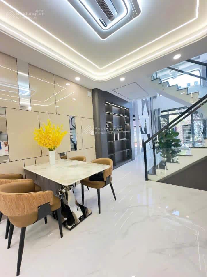 Nhà mới 5 tầng  52m2 ( 3.9 x 13.5)  4pn  đường 5m thông  không qh, không lg  chỉ 7.4 tỷ tl.