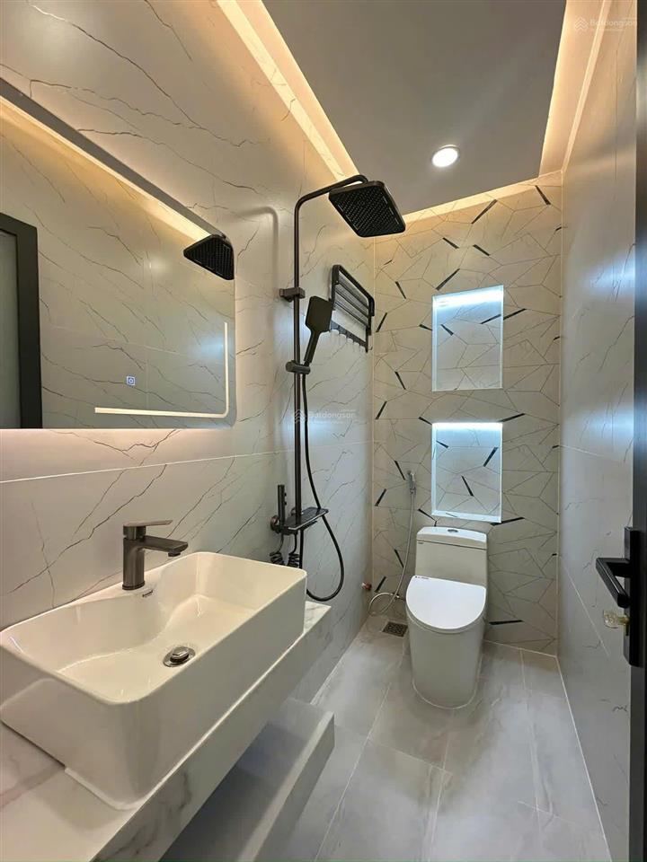 Nhà mới 5 tầng  52m2 ( 3.9 x 13.5)  4pn  đường 5m thông  không qh, không lg  chỉ 7.4 tỷ tl.