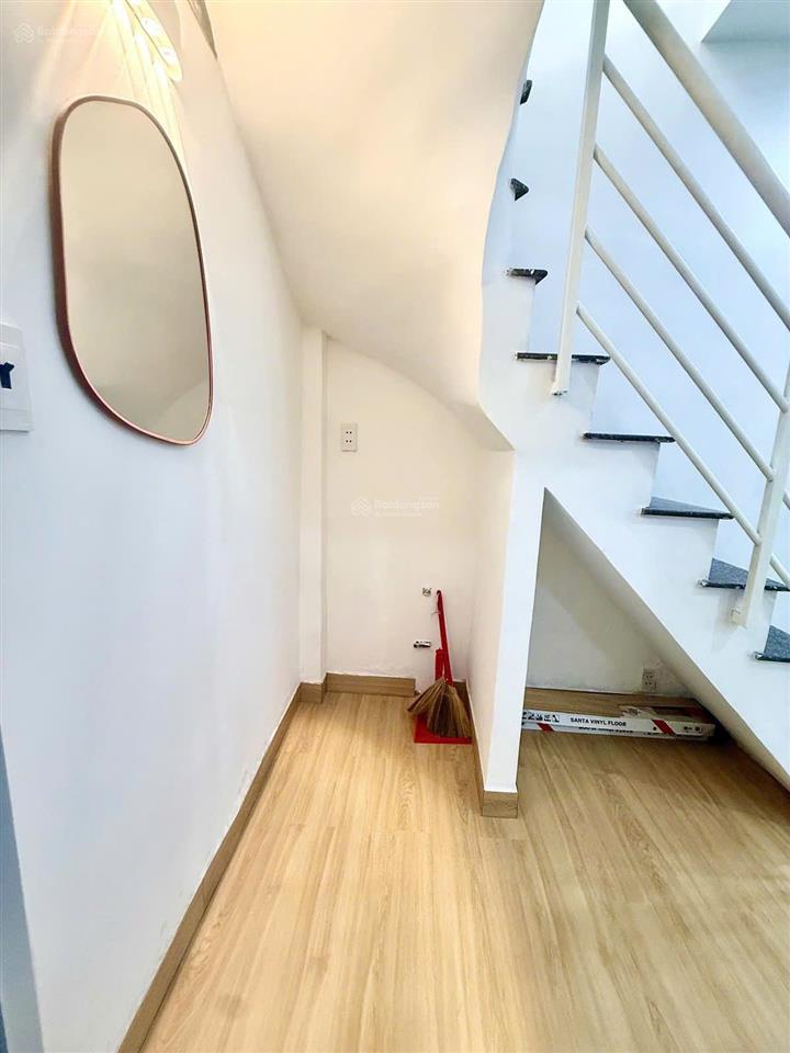 Nhà đẹp trung tâm tân bình  2,950 tỷ tl  dt 20m² (3,5x6)  2 tầng ,2 pn  giáp quận 3 và quận 10