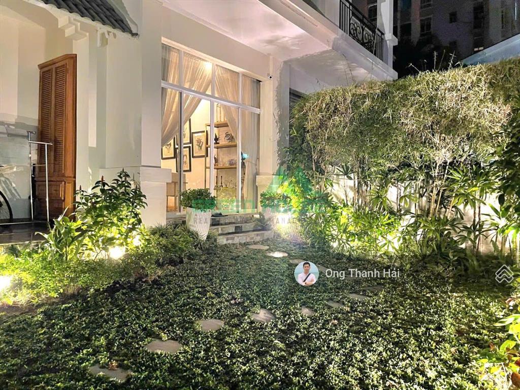 Cho thuê biệt thự đầy đủ nội thất tại phú mỹ hưng, 237m2(13,2x18m)3 tầng,3pn,cạnh siêu thị vivocity