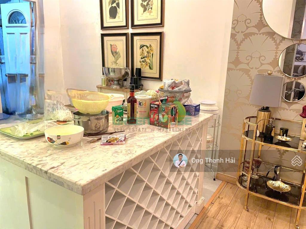 Cho thuê biệt thự đầy đủ nội thất tại phú mỹ hưng, 237m2(13,2x18m)3 tầng,3pn,cạnh siêu thị vivocity