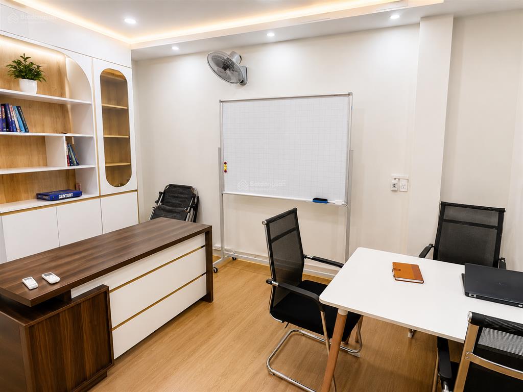 Hot giá 11,3 tỷ khu sân bay  6 tầng hxt  dt 4x14m  vị trí siêu vip