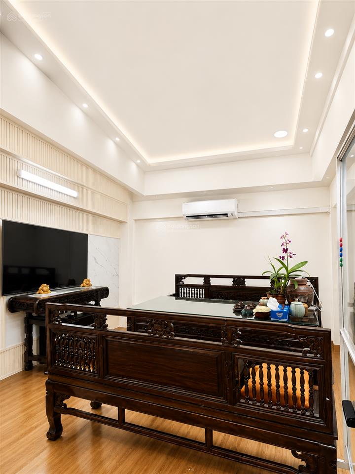 Hot giá 11,3 tỷ khu sân bay  6 tầng hxt  dt 4x14m  vị trí siêu vip