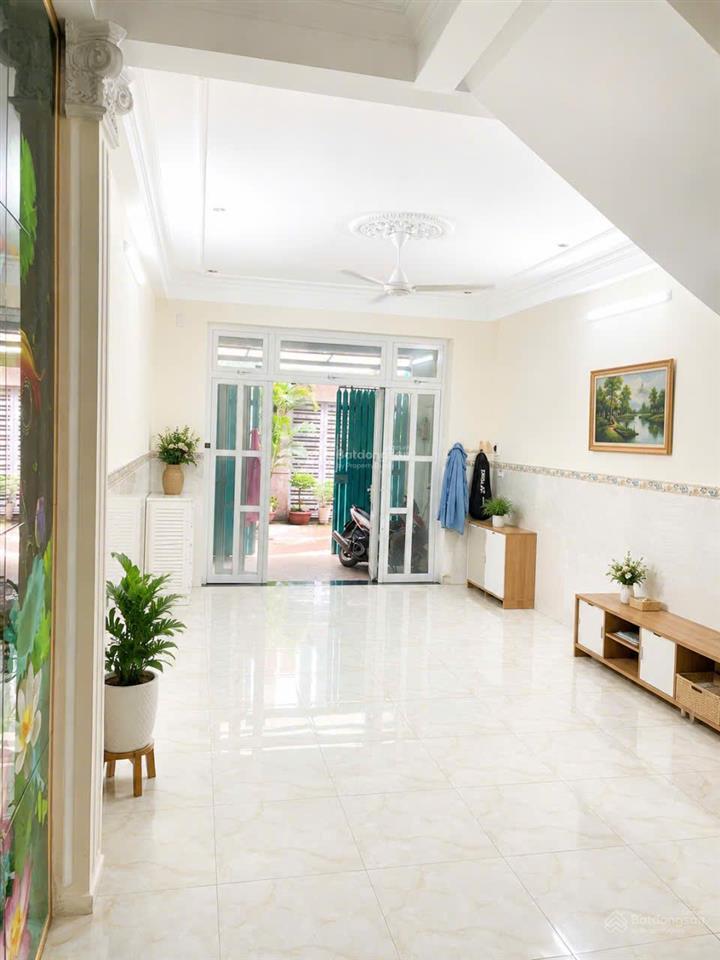 Chủ giảm mạnh 1,2 tỷ nhà 4 tầng, 4pn, 6wc 4.3x14m, giá 7.2 bớt lộc