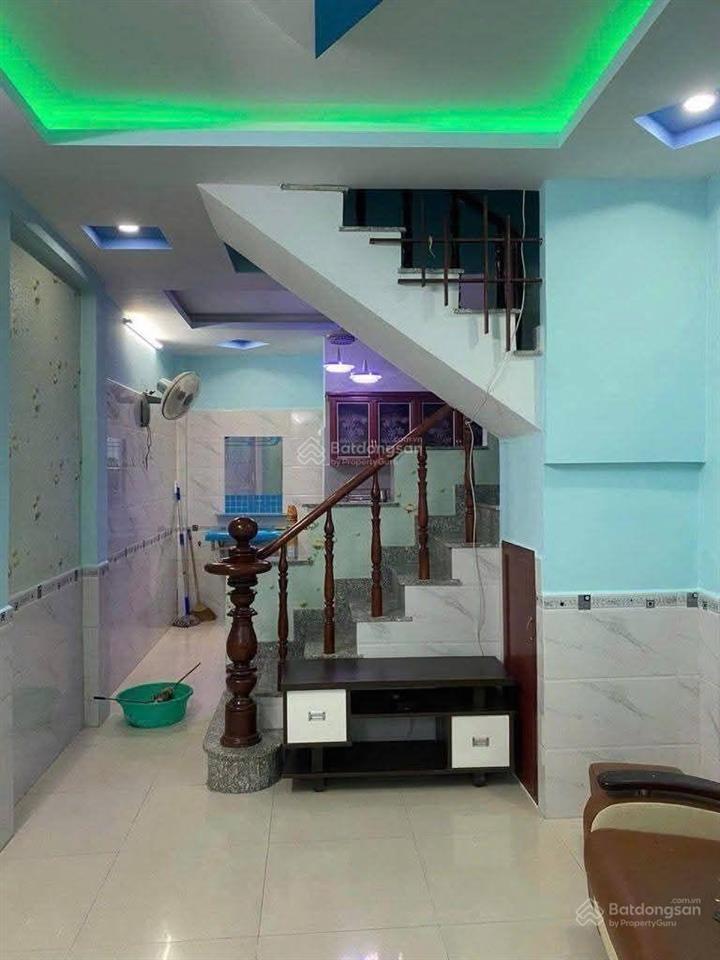 Nhà hẻm xe hơi tân bình 2 tầng 40m2 công nhận đủ chỉ 3 tỷ xíu. nhà mới ở ngay