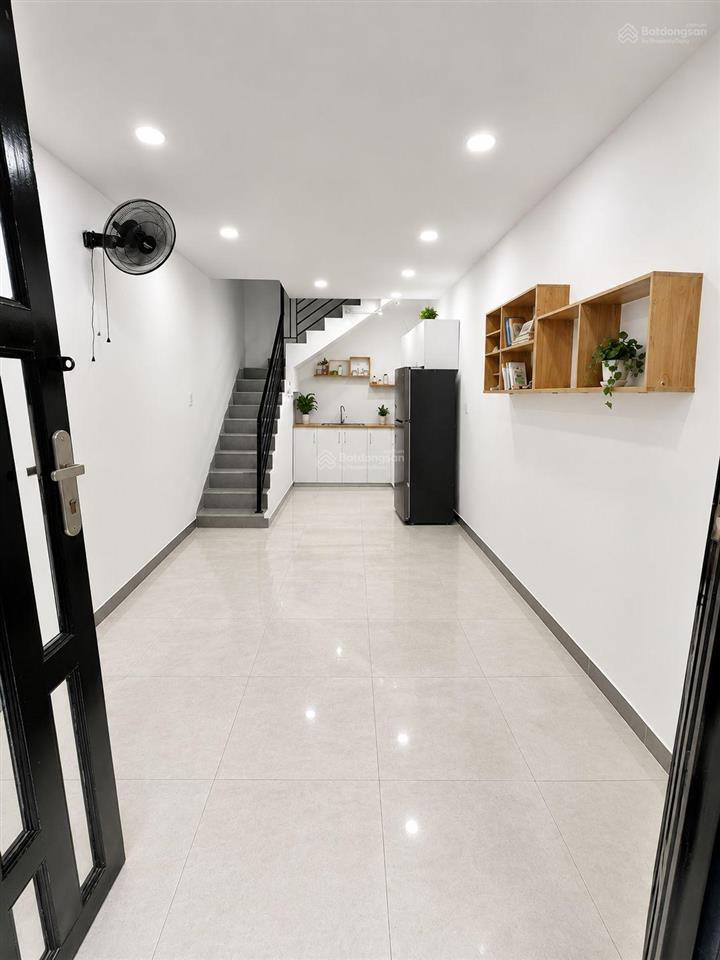 Hẻm xe hơi lạc long quân, 3 tầng dtsd 60m2 chỉ 4.x tỷ, ngay công viên văn hóa đầm sen