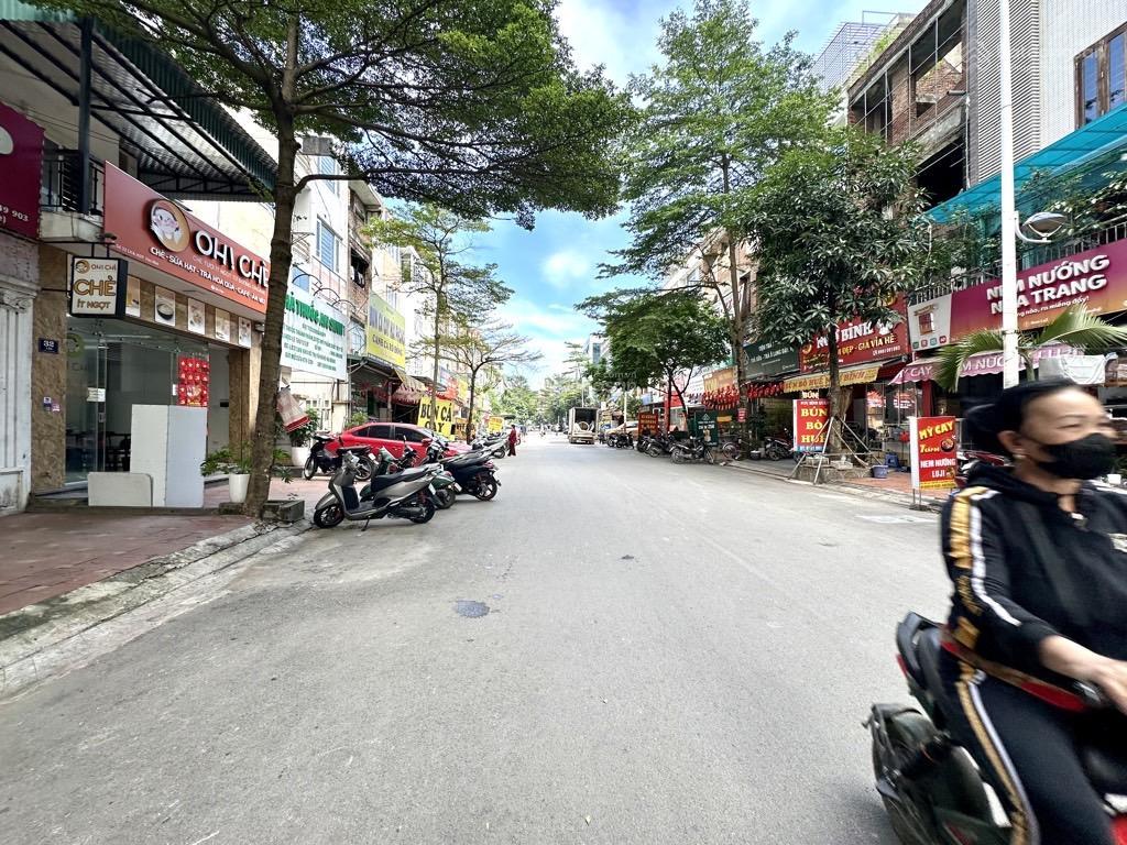Bán gấp nhà 5 tầng thang máy liền kề văn khê, 83m² chỉ 21,9 tỷ.