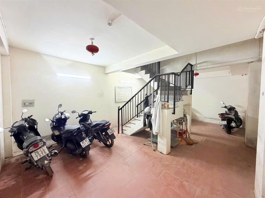 Bán nhà hẻm xe tăng 10m tại thăng long, p4 tân bình 45m2, 8pn, 8wc, hàng hiếm giá tốt