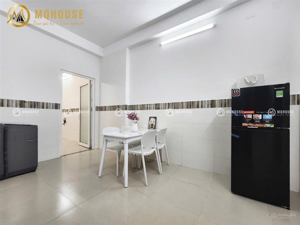 Studio 1 phòng ngủ tách bếp full nội thất rộng 40m² ngay đầm sen