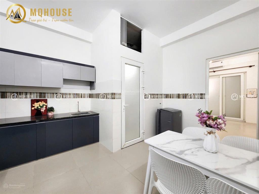 Studio 1 phòng ngủ tách bếp full nội thất rộng 40m² ngay đầm sen