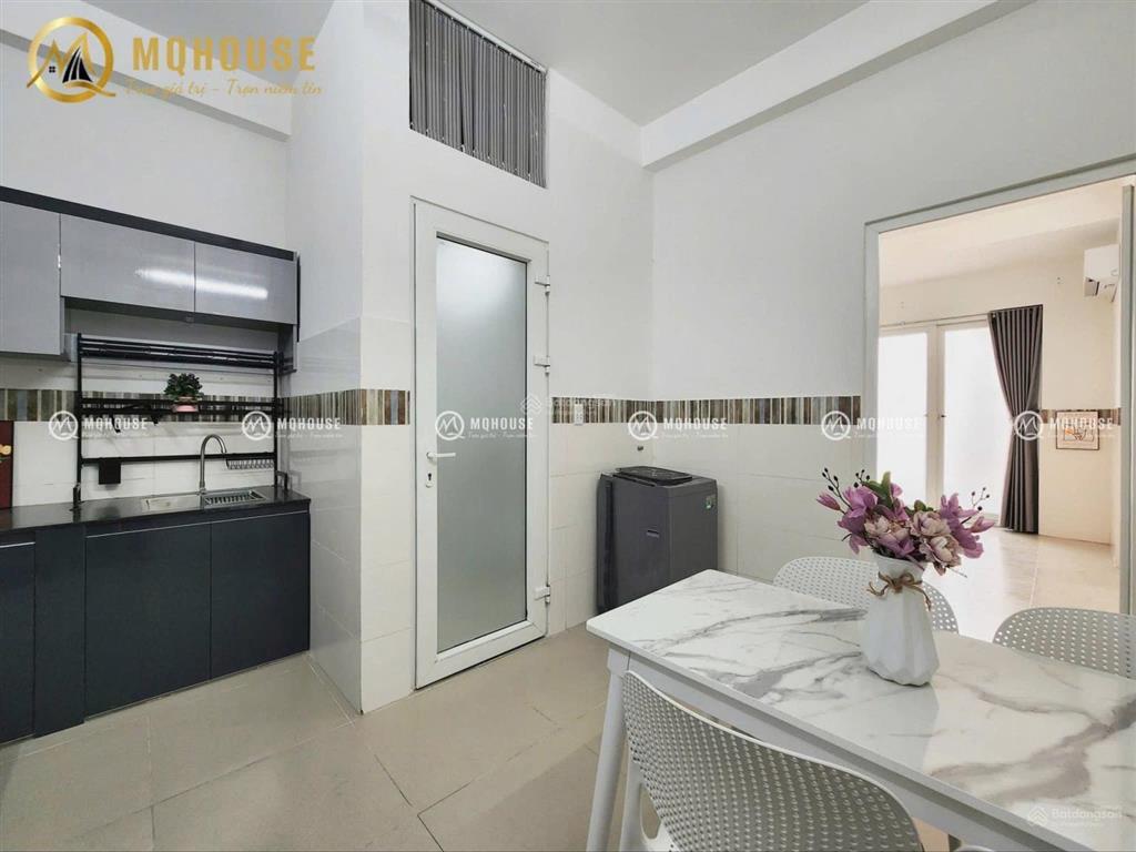 Studio 1 phòng ngủ tách bếp full nội thất rộng 40m² ngay đầm sen