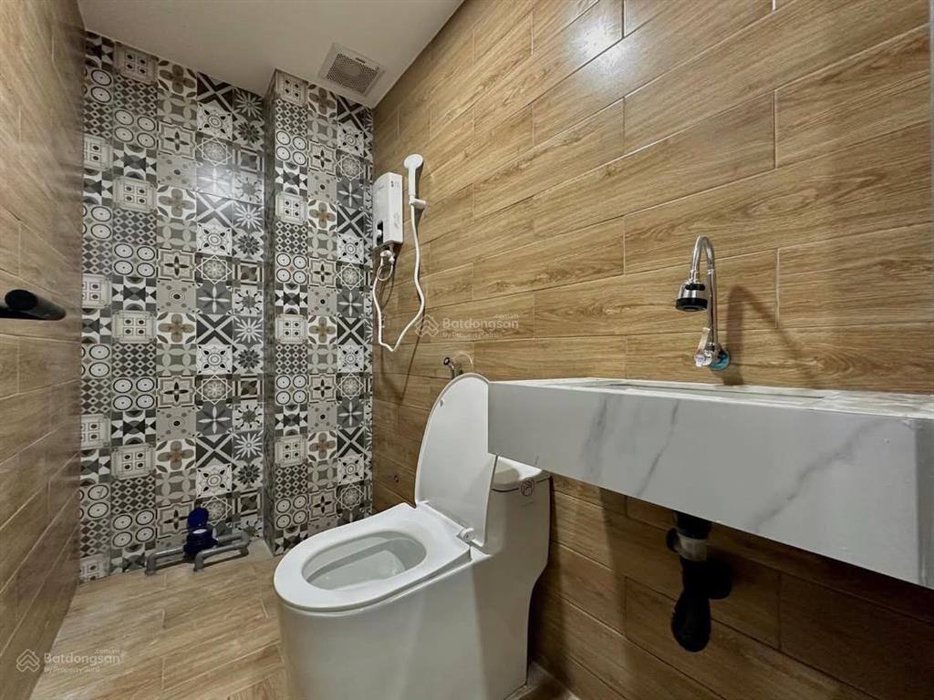 Studio full nội thất rộng 25m² ngay đầm sen