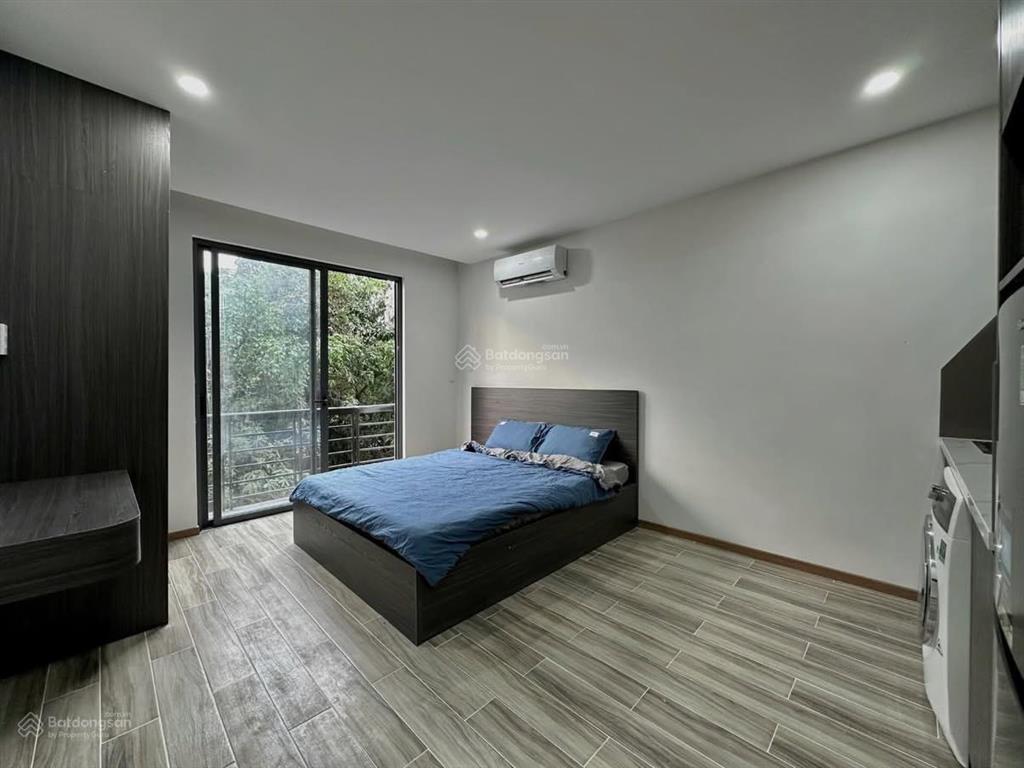 Studio full nội thất rộng 25m² ngay đầm sen