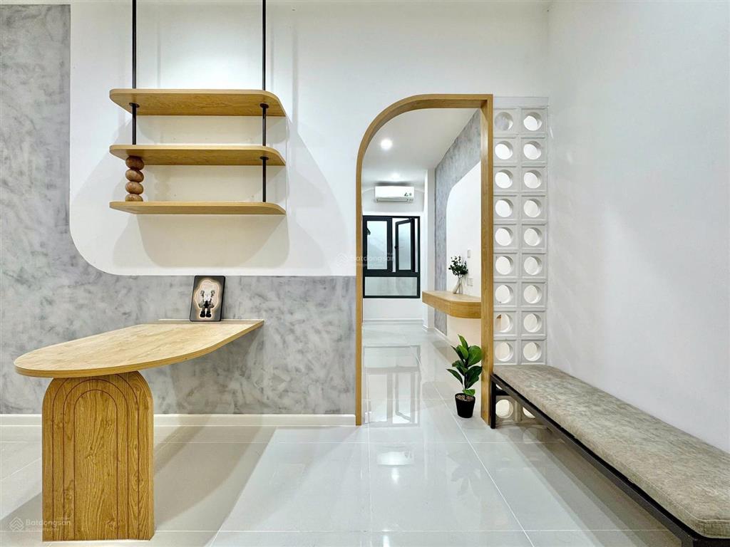 Studio full nội thất tách bếp rộng 40m2 cho hộ gia đình ngay aeon mall